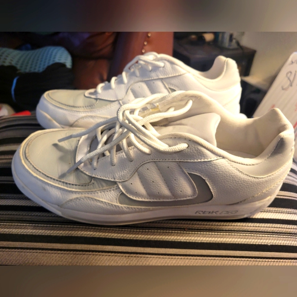 Men's Reebok size 9.5. White leather gray toe. Excellent condition